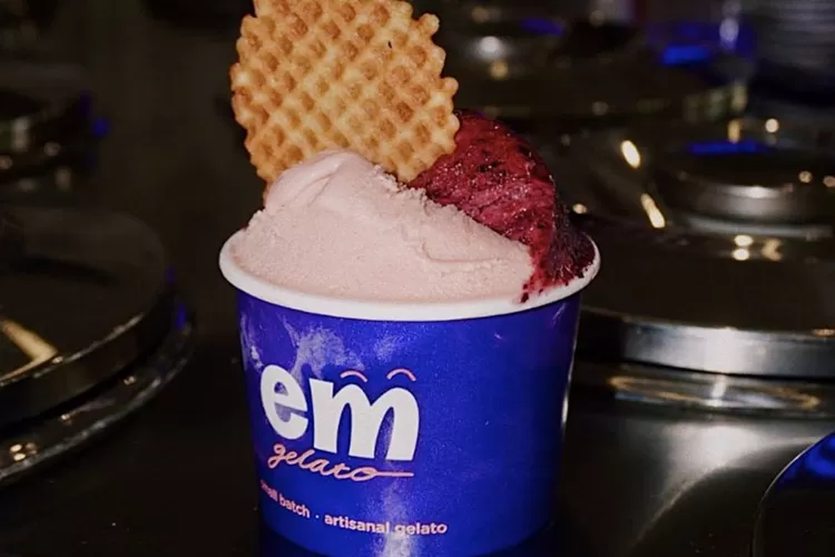 EM Gelato menawarkan sekitar 18 varian rasa gelato dengan tekstur lembut, cocok untuk pencinta dessert di kawasan Blok M.  