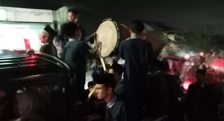 Umat Islam di Kota Tasikmalaya antusias melakukan berbagai kegiatan peringatan 1 Muharam 1448 H (Tahun Baru Islam 1448 H) dengan melakukan Pawai Obor di sejumlah ruas jalan di Kota Tasikmalaya, Senin (15/6/2026).