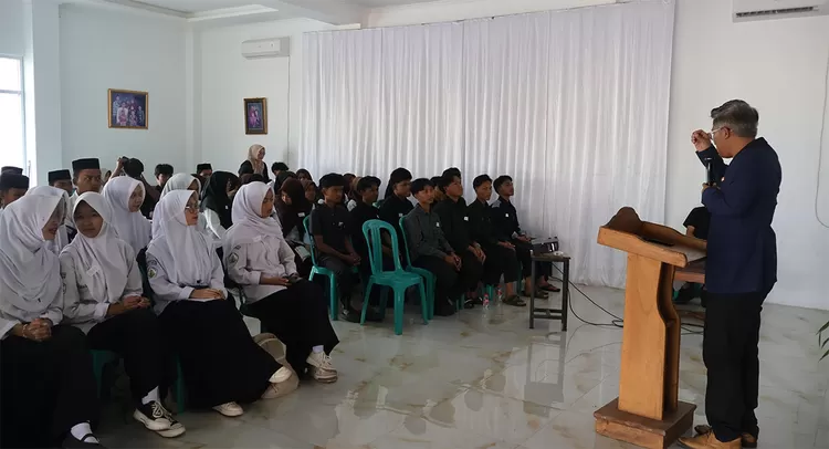Peserta mengikuti KDS Training di KDS Center, Baregbeg, Ciamis, Minggu 21 Juni 2026, untuk memperkuat karakter, disiplin, dan jiwa kepemimpinan.