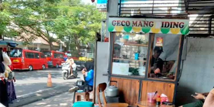 Geco Pak Iding menyajikan kuliner khas Cianjur berbahan tauge dan tauco dengan cita rasa autentik. Legendaris sejak 1948 dan wajib dicoba.  