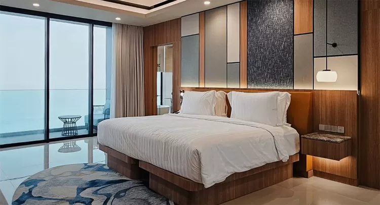 Movenpick Resort Carita menawarkan pengalaman staycation di Banten dengan kamar menghadap laut, fasilitas premium, dan pemandangan sunset yang memikat.