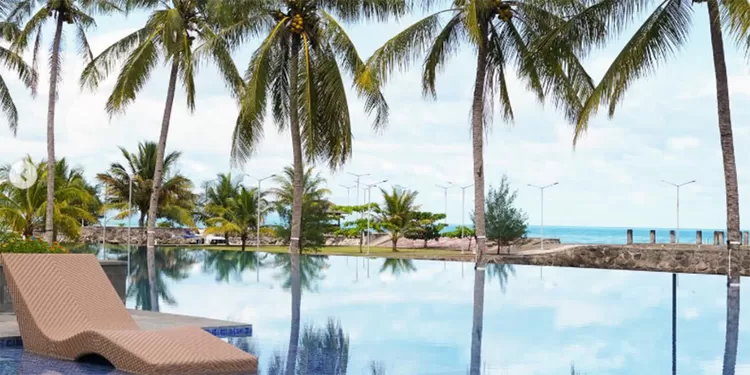 Panorama laut, infinity pool, hingga fasilitas lengkap membuat Movenpick Resort Carita menjadi salah satu hotel Banten yang sedang ramai diperbincangkan wisatawan.