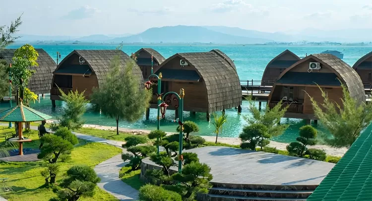 Ingin merasakan suasana ala Maldives tanpa ke luar negeri? Pulau Lima Serang di Banten menawarkan resort cantik, aktivitas seru, dan pemandangan laut yang memikat.  