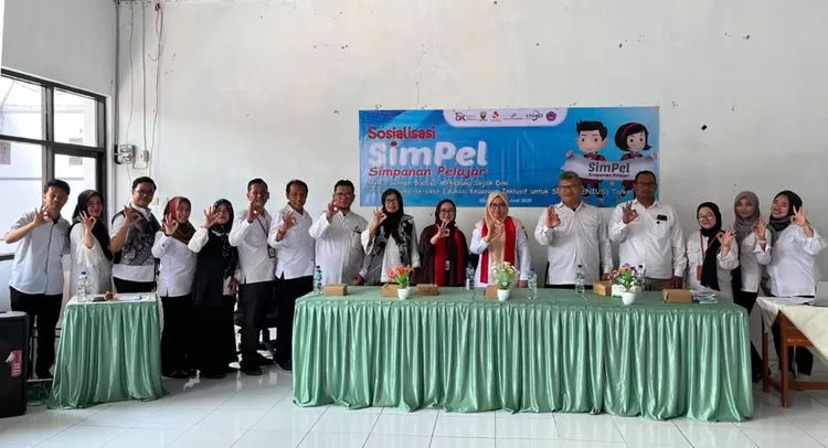 Sebanyak 4.761 rekening baru senilai Rp2,46 miliar tercatat melalui Program KEJAR di Sumedang. Upaya ini memperkuat literasi dan inklusi keuangan pelajar.