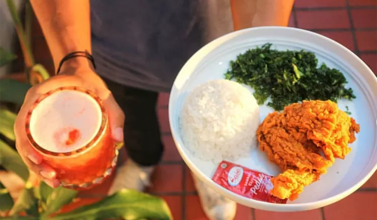 Jatinangor House menawarkan ayam crispy renyah dan juicy dengan pilihan spicy, telur orak-arik, serta kailan goreng yang bikin makan makin lengkap.  