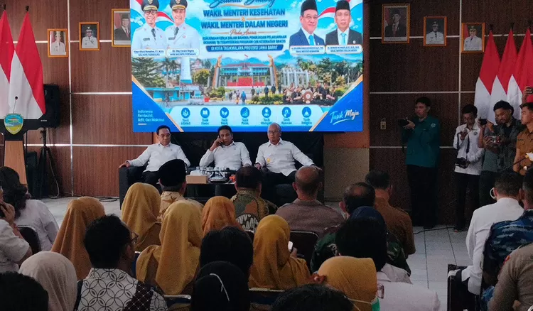 Wamenkes Benjamin Paulus Octavianus melaksanakan program penguatan CKG di Kota Tasikmalaya untuk menekan kasus TB dan gagal ginjal usia muda.