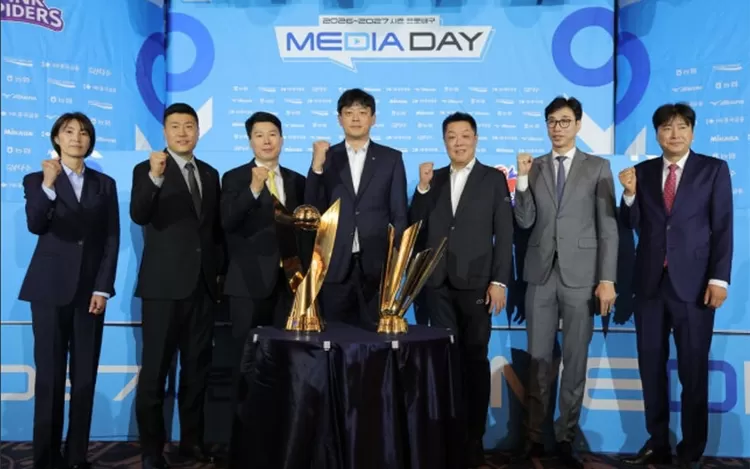 Tujuh pelatih klub putri mengikuti Media Day Liga Voli Korea 2026-2027 di Seoul, 7 Oktober 2026, menjelang perebutan gelar juara.