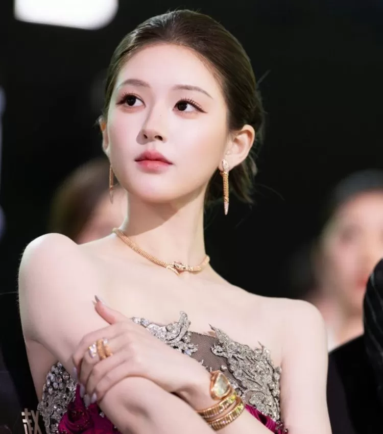 Zhang Xueying Secara Tak Terduga Menduduki Puncak Peringkat CVB dengan ...