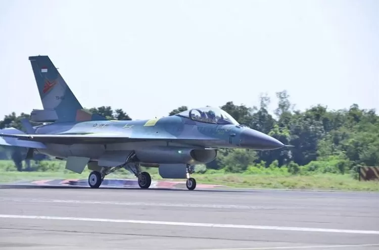 Sangat Memukau, Proses Upgrade F-16 AB Block 15 Falcon Star EMLU ...