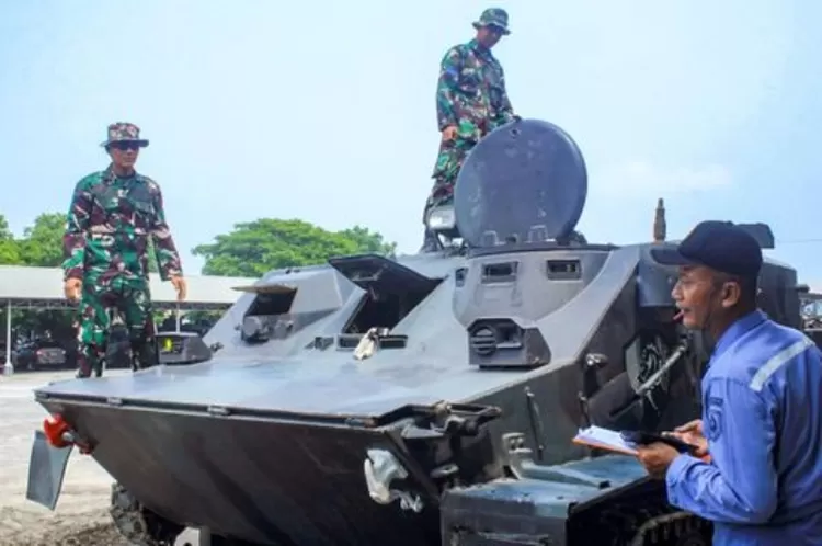 BTR-50 Tank Amfibi Era Soviet Sudah Dilirik KASAL Buat Diganti Tapi yang Masih Korps Marinir TNI AL Indonesia Gunakan Diuji Kelayakannya