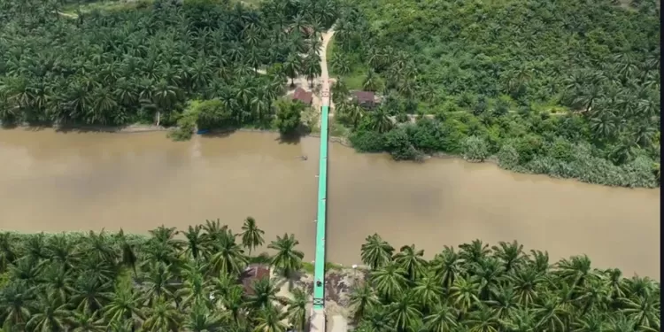 Jembatan Perintis Garuda di Desa Rasau, Kecamatan Torgamba, Kabupaten Labuhanbatu Selatan.