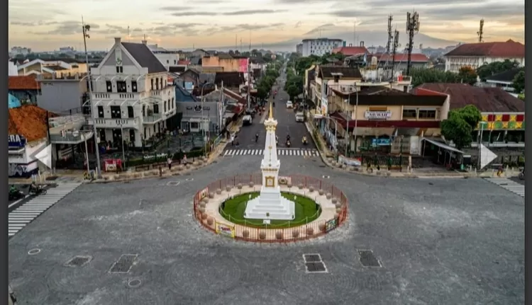 Tugu Itu Disebut Titik Nol Kilometer Yogyakarta, Dibangun 1755 Oleh Sri ...