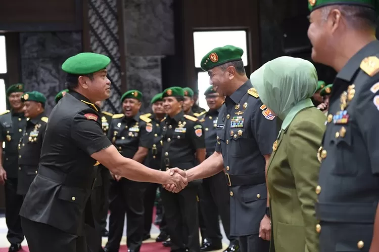 Jenderal Maruli Pimpin Sertijab 14 Jabatan Strategis TNI AD, Mayjen TNI ...