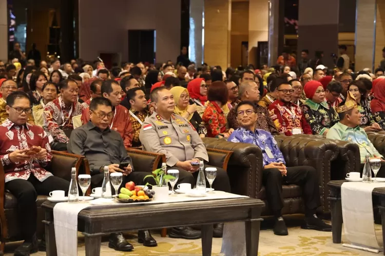Kapolda Kepri  Irjen Pol. Asep Safrudin bersama Gubernur Kepri Ansar Ahmad dan pejabat lainnya saat menghadiri Pembukaan Pra-Kongres 2026 dan Rapat Pleno Pengurus Pusat yang Diperluas (RP3YD) Ikatan Notaris Indonesia (INI).