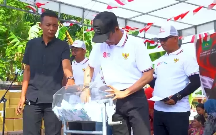 Wali Kota Batam, Amsakar Achmad, usai memberikan sambutan.