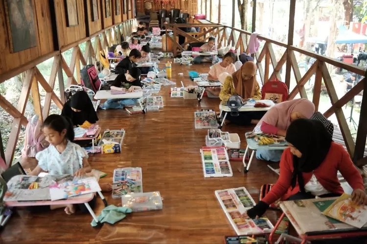 Lomba mewarnai Kategori A dan B di Area Betang Atas.