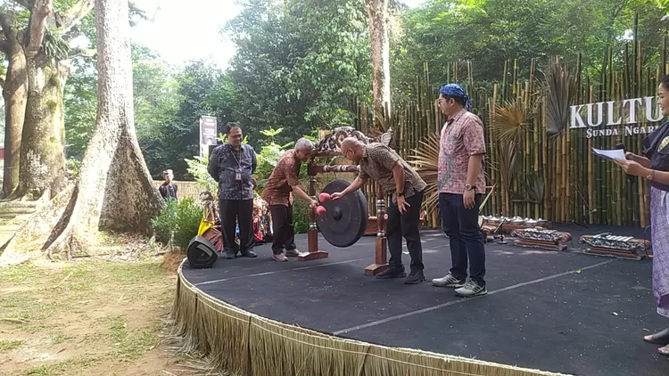 KULTURA Sunda Ngariung di Kebun Raya Bogor, Sajikan Wayang Golek, Kuliner, dan Workshop Budaya Sunda