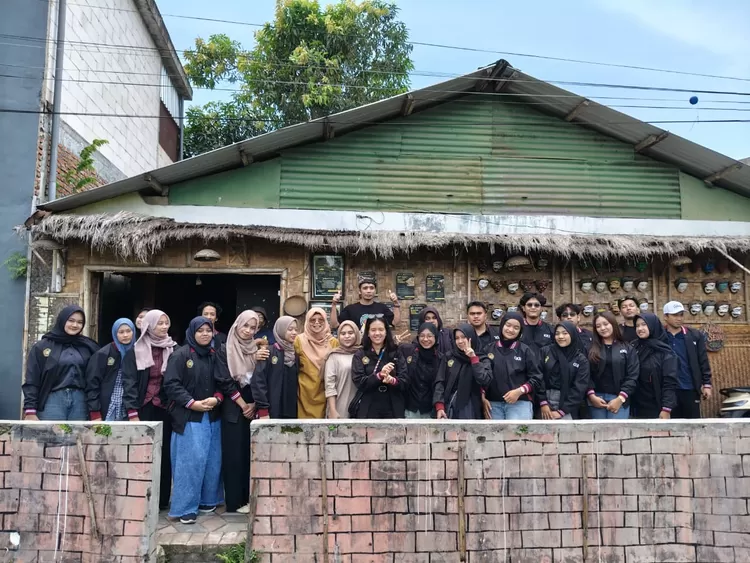Universitas Muhammadiyah Malang (UMM) kembali menegaskan komitmennya dalam menjalankan Tri Dharma Perguruan Tinggi melalui program Kuliah Kerja Nyata (KKN) tahun 2026. 