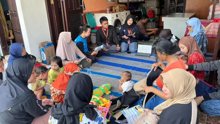 Kolaborasi antara mahasiswa KKN, Puskesmas Polowijen, dan Posyandu Melati RW 02 Polowijen (Kampung Budaya) menjadi wujud nyata sinergi dalam upaya promotif dan preventif di bidang kesehatan masyarakat. Peran aktif kader posyandu juga sangat membantu dalam proses pendataan, pengondisian peserta, sert