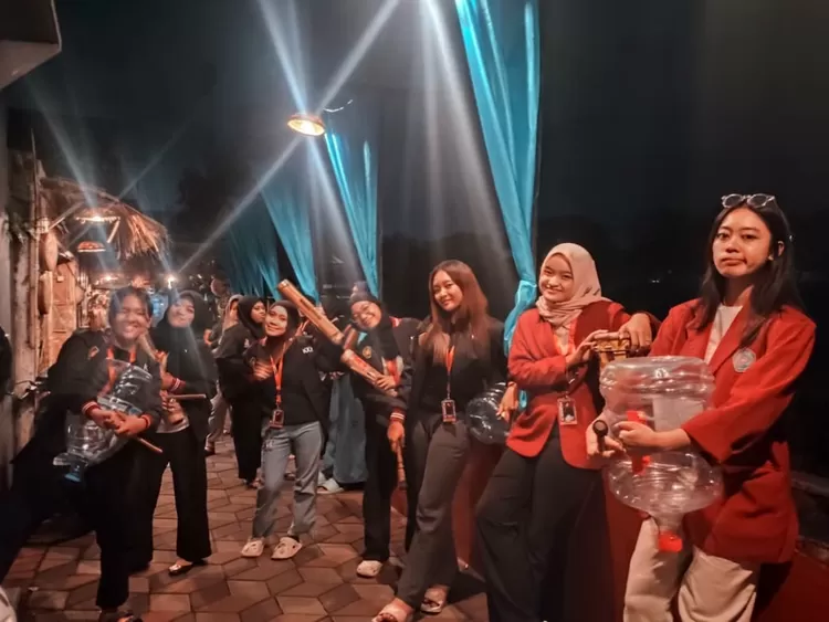 Bagi mahasiswa KKN Kelompok 14, ini adalah penyelenggaraan kedua dan terlihat semakin mahir memainkan alat patrol. Mereka sebelumnya mendapat workshop dari Aak Agus Wayan (Arca Tatasawara) serta berdiskusi dengan Dr. Redy Eko Prasetyo (Duo Etnicholic), pembakti Kampung Cempluk, dan Arik Sugiyanto