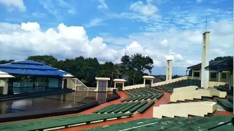 Dago tea house inilah destinasi wisata  yang merupakan salah satu lokasi taman budaya Jawa Barat yang biasanya menggelar acara-acara bertema budaya