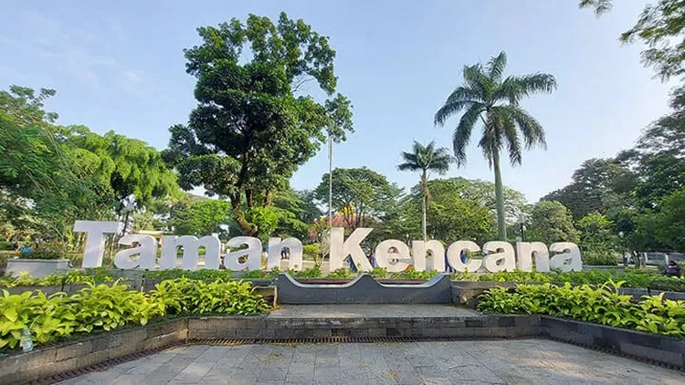 Tampak muka, Taman Kencana Kota Bogor, yang digandrungi kaum milenial untuk healing di tengah kota