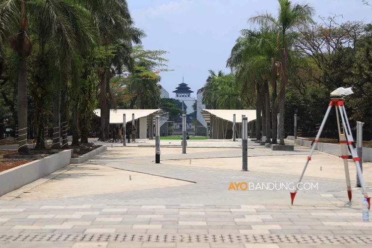 Suasana revitalisasi kawasan Monumen Perjuangan Rakyat Jawa Barat, Jalan Dipatiukur, Kota Bandung pada Jumat, 3 November 2023.