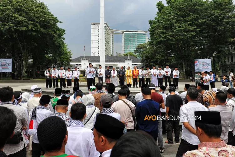 [FOTO] Doa Bersama Dari Bandung Untuk Palestina - Ayo Bandung