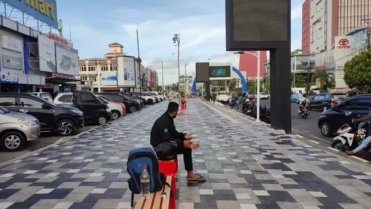 Pedestarian Modern di Jantung Manado