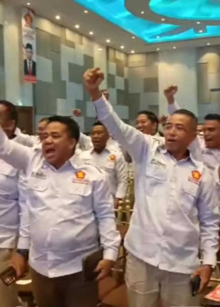 jajaran Dewan Pimpinan Cabang (DPC) dan Pimpinan Anak Cabang (PAC) Partai Gerindra Kabupaten Talaud (Kanan, Pak.Abson Maengga) (Istimewa)