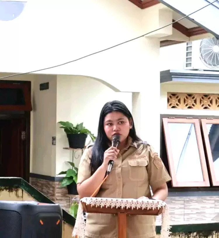Wakil Bupati Talaud Anisya Gretsya Bambungan, SE Menyampaikan Sambutan pada acarah peyerahan hewan kurban di jaamaah Beo