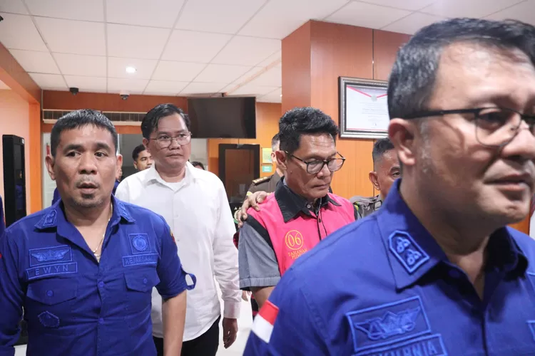 Mantan Kadis ESDM, BAT Ditahan Kejati Sulut terkait Korupsi PT. HWR