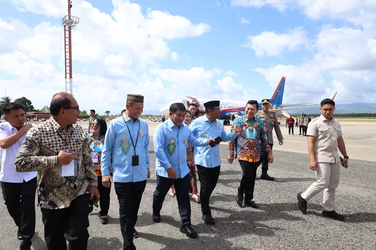 Yulius Selvanus Hadiri Penas di Gorontalo