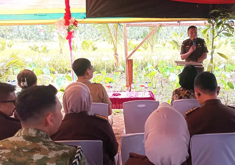 Kepala Kejaksaan Tinggi (Kajati) Sulawesi Utara, Jacob Hendrik Pattipeilohy, S.H., M.H menyampaikan sambutan
