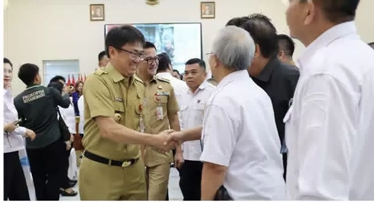 Wali Kota Manado Saksikan Pelantikan PMI Sulut