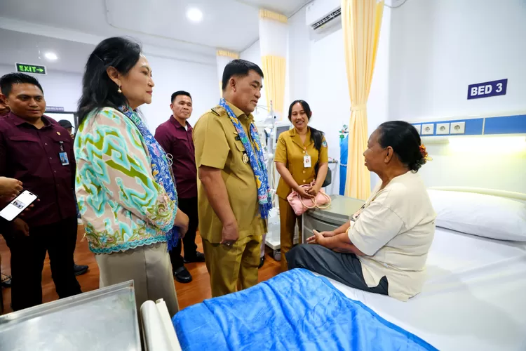Gubernur Yulius Selvanus dan Istri meninjau Fasilitas RSUD Manembonembo Bitung