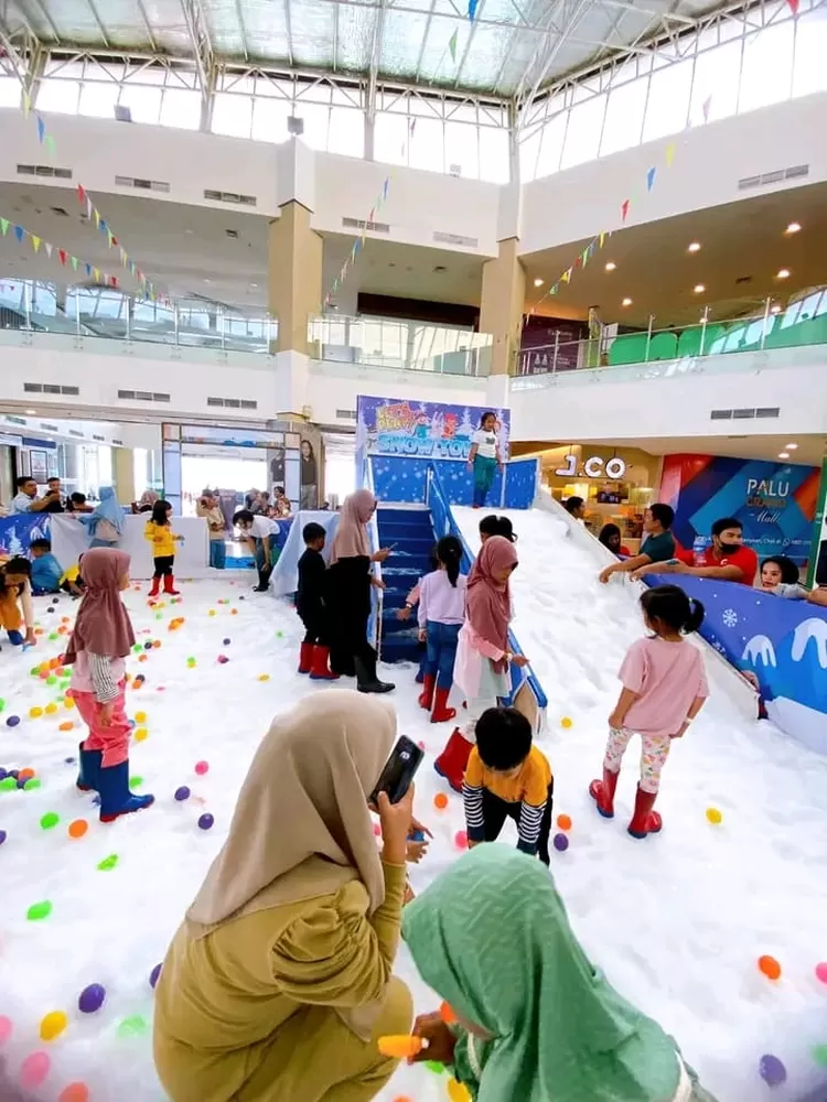 Wisata Salju di PGM Palu tampak ramai. Foto: Istimewa