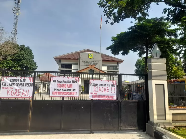 KANTOR KELURAHAN NANGGEWER MEKAR
