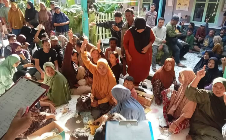 FOTO: Tampak korban selamat yang dievakusi Tim SAR Gabungan dan Polres Kepulauan Selayar, Jumat, 17/7. (Dok.Humas Polres Kepulauan Selayar)