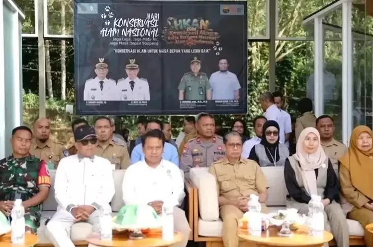 FOTO: Tampak Wabup Soppeng dan Forkopimda Soppeng saat memperingati HKAN 2026 di TWA Lejja, Senin, 11/8. (Dok. Instagram@pemkab_soppeng)