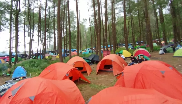 FOTO: Tampak tenda camp milik BRO Outdoor. (Dok. MetroSelebes.com/Keyla)