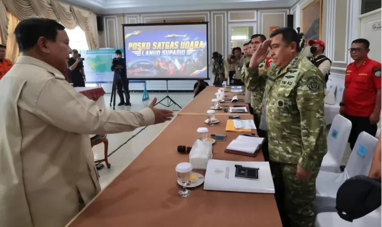 Presiden Prabowo turun langsung ke Kalimantan menangani karhutla dan mengerahkan pejabat utama TNI-Polri ke empat provinsi terdampak. (Dok.Instagram@presidenindonesia)