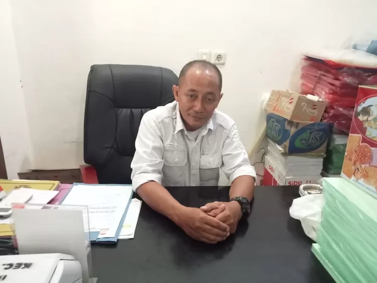 FOTO: Tampak Kasi Kebersihan Kecamatan Tamalanrea, Kota Makassar, Hendra, S.T. (Dok.Metroselebes.com/Ade)