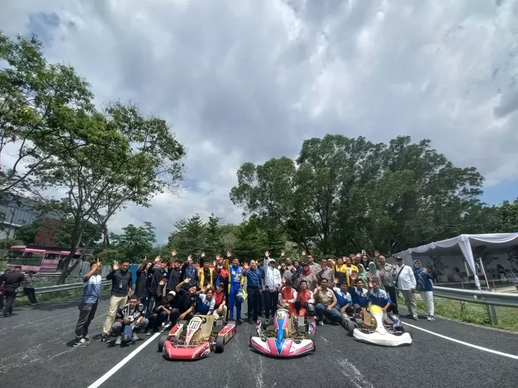 Balap Gokart Listrik Pertama Di Indonesia Akan Berlangsung Di Bandung ...