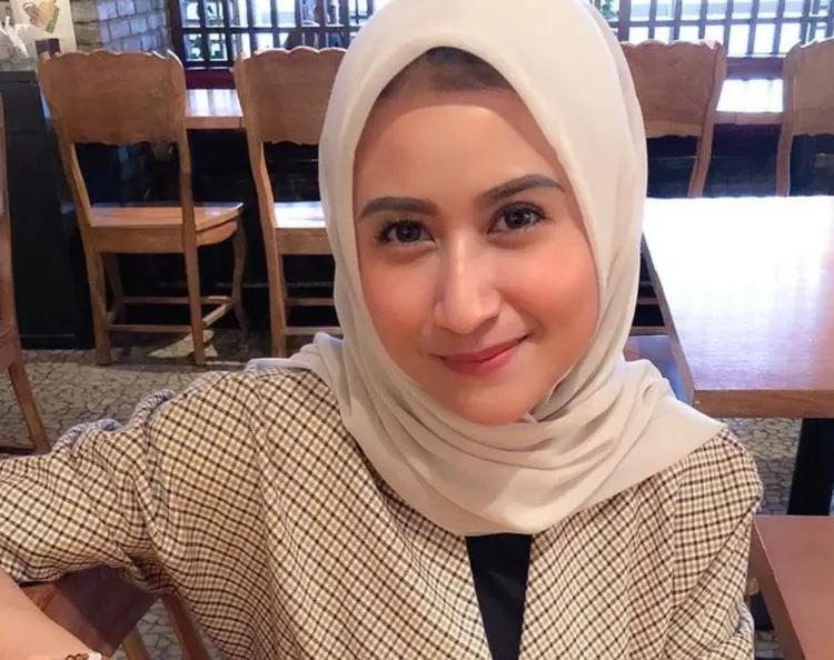 5 Potret Cantik Wita Nidia Hanifah Mantan Istri Mayor Teddy Ajudan ...