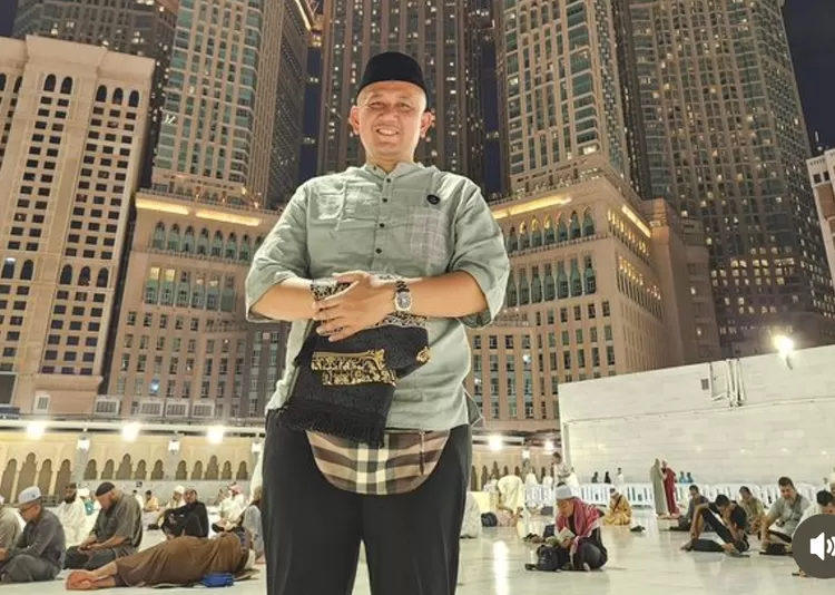 5 Outfit Denden Imadudin Soleh Pakai Burberry, ASN Komdigi Yang ...