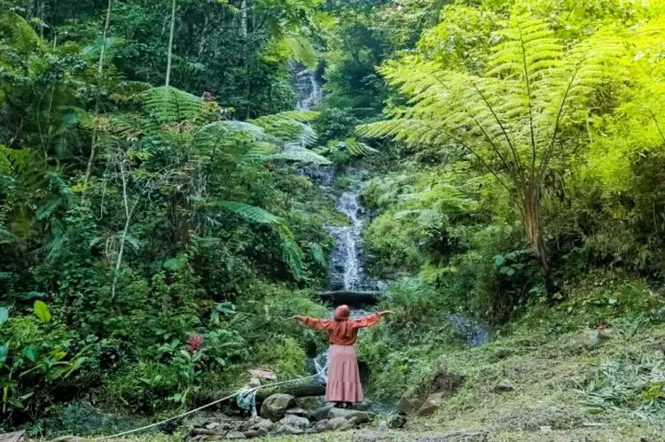 Salah satu spot Air Terjun Tambak Lare di Desa Wisata Kare.