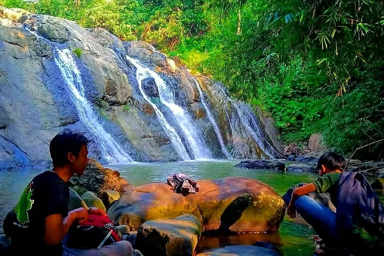 Destinasi Curug Suhada, Purwakarta. (Foto: Instagram/@curugsuhada)