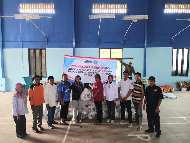 Bank BRI bergerak cepat menyalurkan paket sembako untuk korban bencana banjir di Grobogan sebagai bentuk kepedulian nyata kepada masyarakat terdampak.