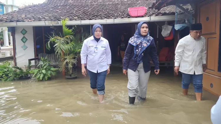 Bank BRI bergerak cepat menyalurkan paket sembako untuk korban bencana banjir di Grobogan sebagai bentuk kepedulian nyata kepada masyarakat terdampak.
